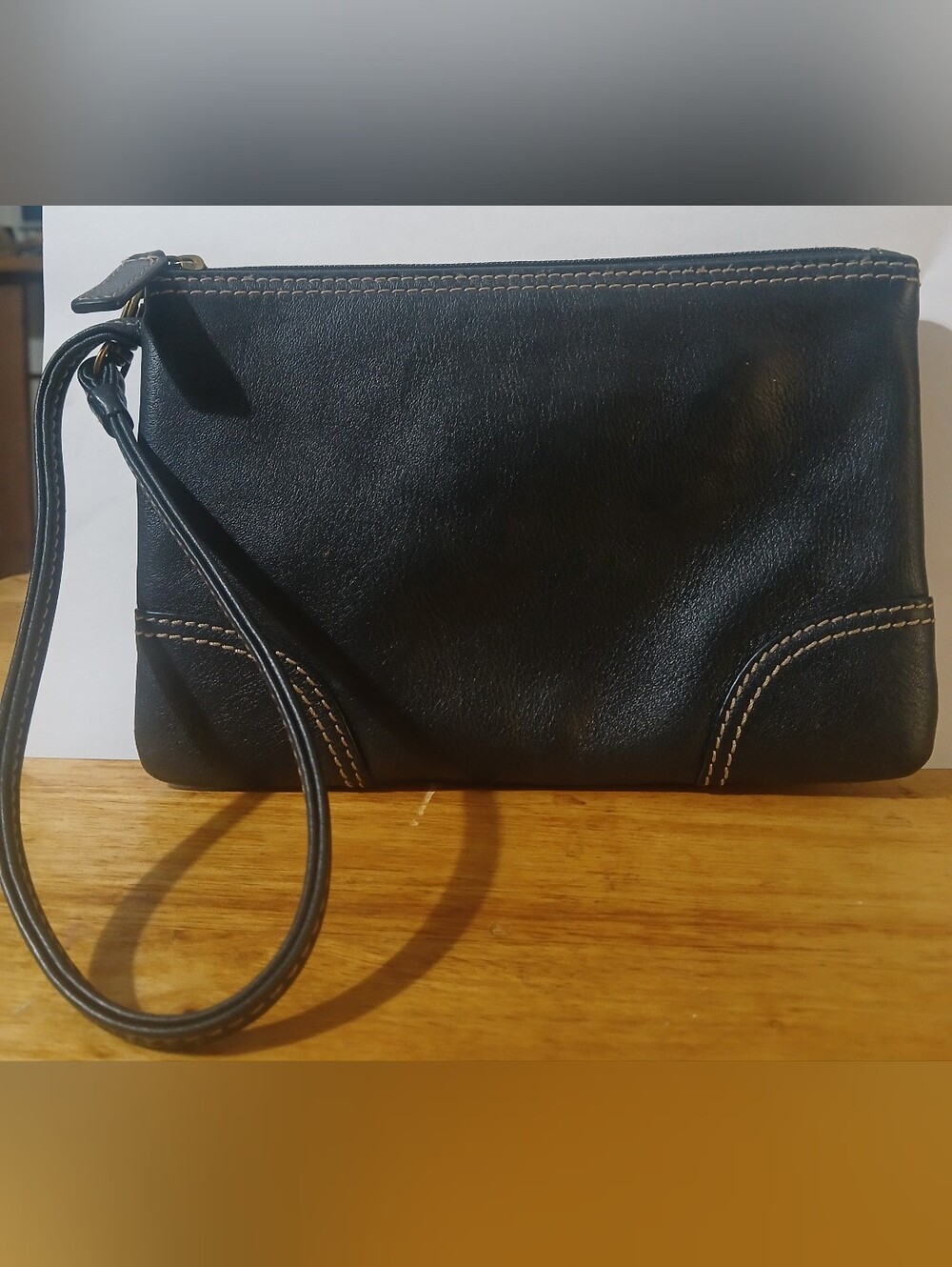 EUC Levenger Vintage Leather Wristlet